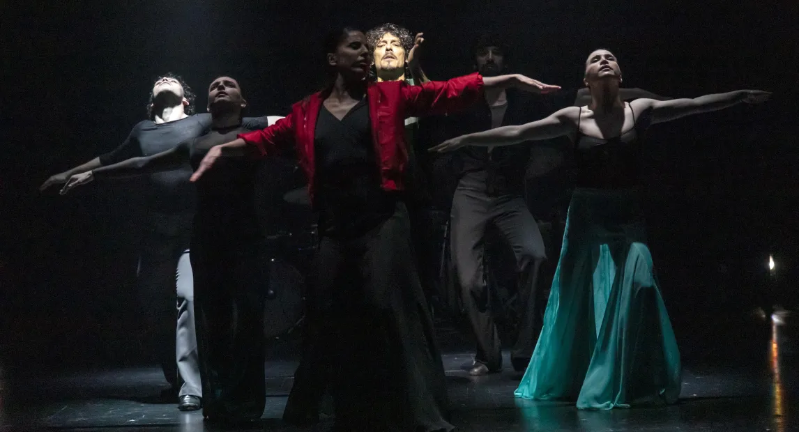 Foto de escena de 'Tentativo', de Compañía de Danza Jesús Carmona', en Centro Danza Matadero