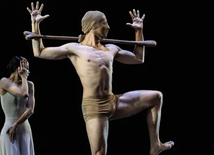 Xin Ying and Ethan Palma in Martha Graham’s Errand into the Maze; photo by Benoit Dochy.
