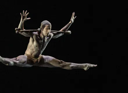 Xin Ying and Ethan Palma in Martha Graham’s Errand into the Maze; photo by Benoit Dochy