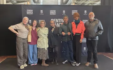 De derecha a izquierda: María Pagés, directora artística de Centro Danza Matadero; Aida Pérez Pérez, coordinadora de actividades educativas y culturales de la Compañía Nacional de Danza; Idoia Ruiz de Lara, directora artística de FETEN; Àngels Margarit, directora del Mercat de Les Flors; Enrique Cabrera, director artístico de Aracaladanza;  Lola Lara, directora artística del Festival Internacional Teatralia de la Comunidad de Madrid; y Omar Khan, periodista, crítico de danza y director de la revista SusyQ.